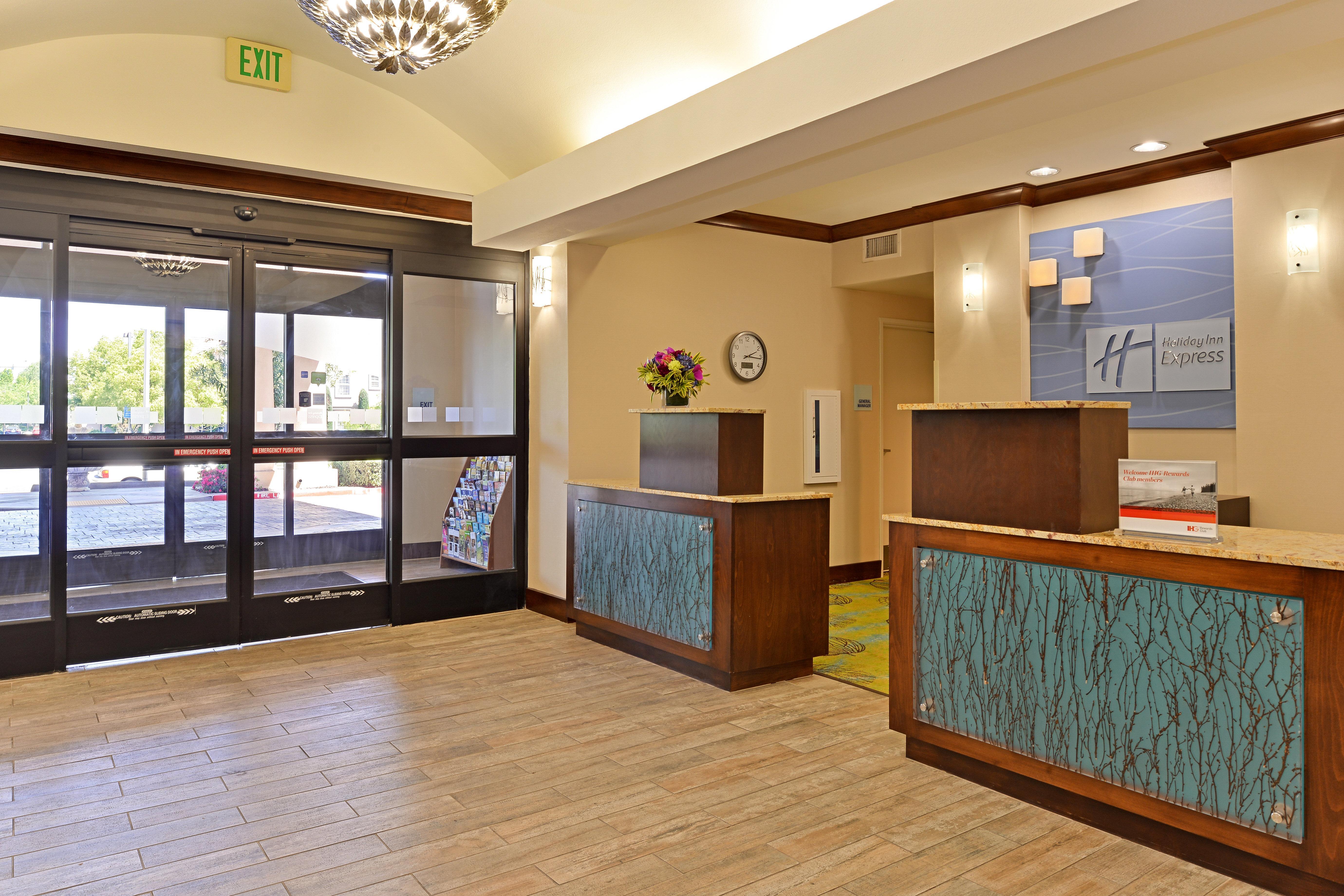 Holiday Inn Express Fresno River Park Highway 41 By Ihg Exterior foto