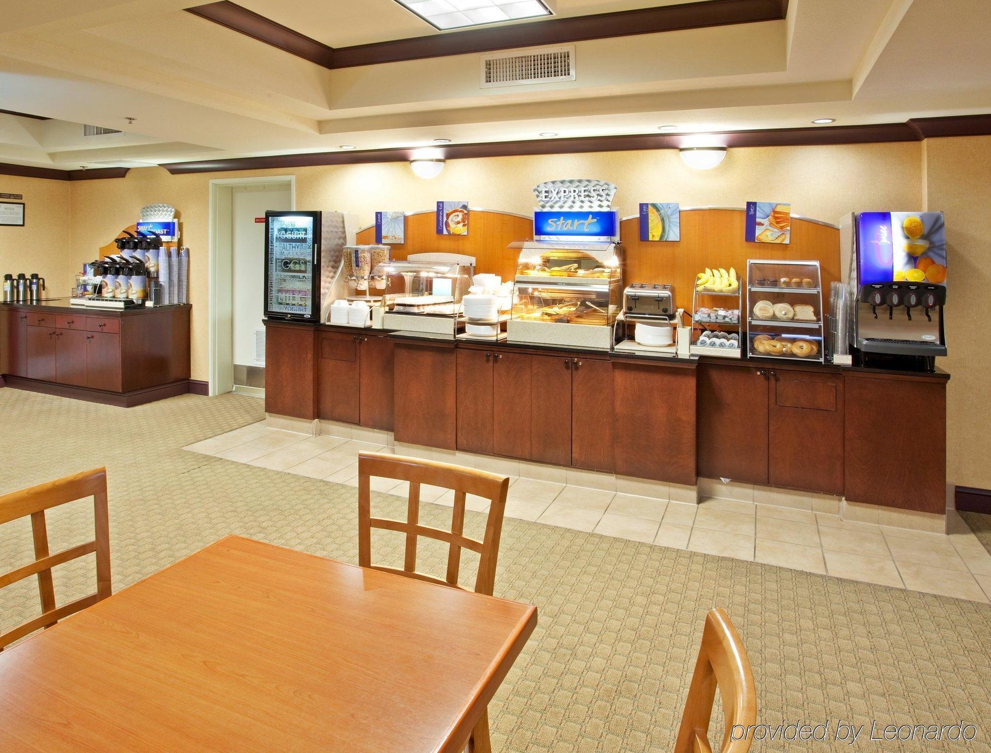 Holiday Inn Express Fresno River Park Highway 41 By Ihg Restaurant foto